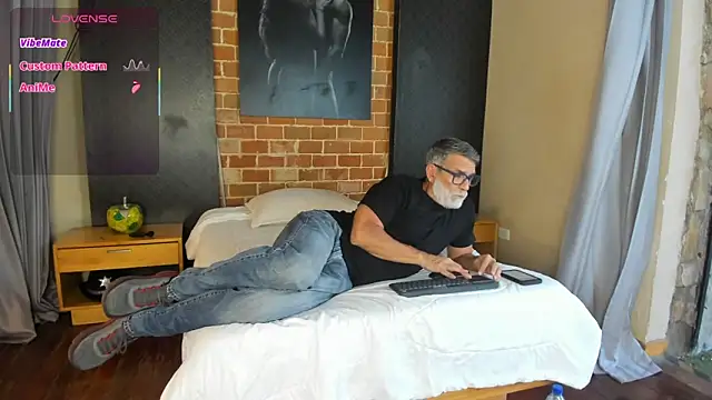 LukeCrews online show from 09-28-25, 08:05