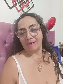 AlessandraLeroy online show from 04-18-26, 02:36