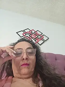 Snapshot of AlessandraLeroy chatting on 05-21-26, 01:14 AlessandraLeroy online show from 05-21-26, 01:14