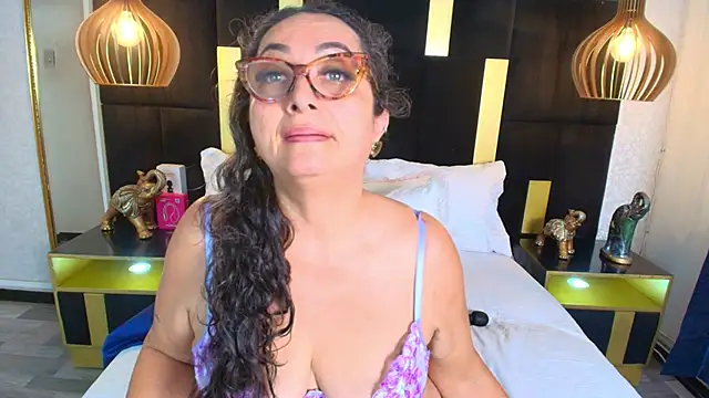 AlessandraLeroy online show from 11-09-25, 03:05