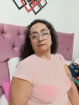 Snapshot of AlessandraLeroy chatting on 05-25-26, 12:54 AlessandraLeroy online show from 05-25-26, 12:54