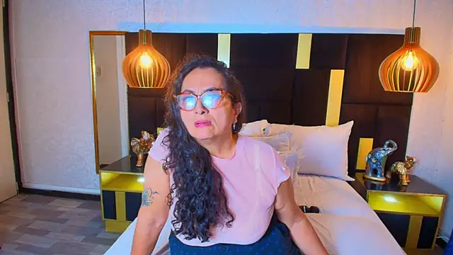 AlessandraLeroy online show from 09-10-25, 12:59