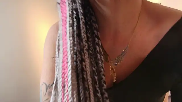 AlessandraLeroy online show from 12-15-25, 11:49