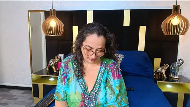 AlessandraLeroy online show from 10-19-25, 01:03