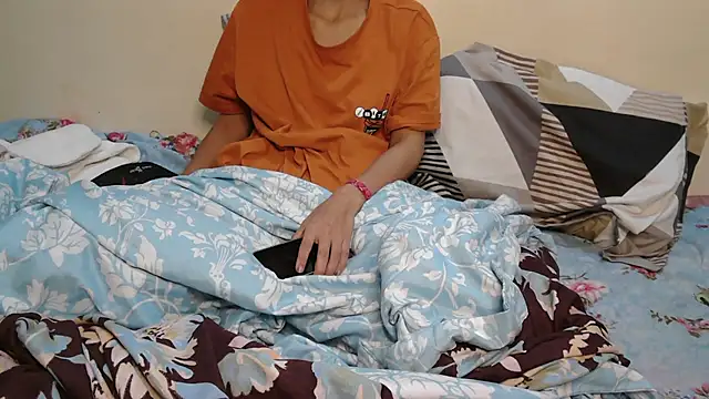 NaughtyThrouple007 online show from 11-08-25, 01:25