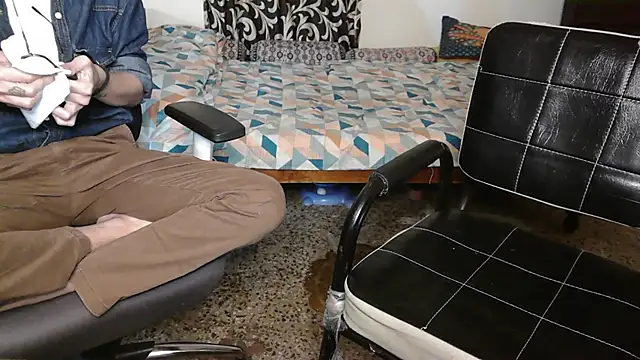 NaughtyThrouple007 online show from 12-14-25, 10:21