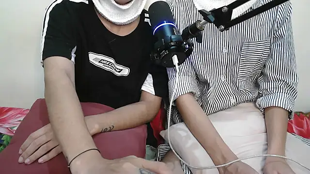 Snapshot of NaughtyThrouple007 chatting on 09-14-25, 06:08 NaughtyThrouple007 online show from 09-14-25, 06:08