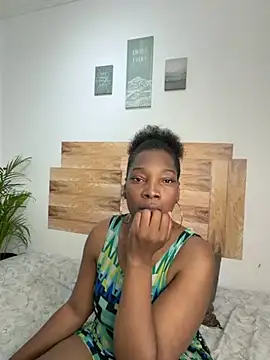 Nahomy gree online show from 04-07-26, 07:26