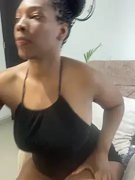 Nahomy gree online show from 02-24-26, 02:01