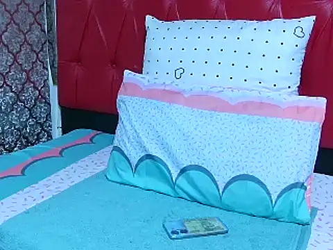 Snapshot of BondiBitch chatting on 03-12-25, 10:28 BondiBitch online show from 03-12-25, 10:28