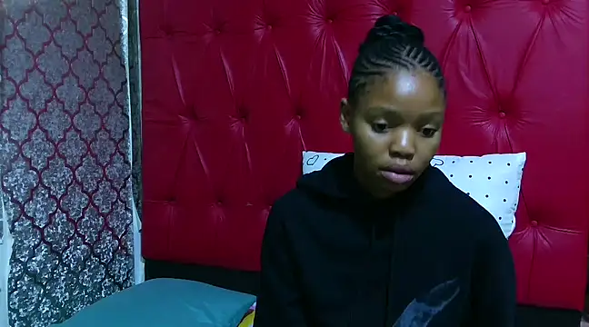 Snapshot of BondiBitch chatting on 03-16-25, 07:49 BondiBitch online show from 03-16-25, 07:49