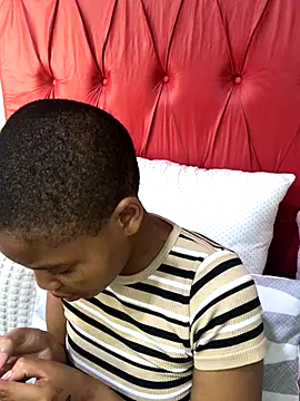 Snapshot of BondiBitch chatting on 10-07-25, 08:59 BondiBitch online show from 10-07-25, 08:59