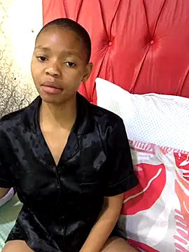 Snapshot of BondiBitch chatting on 10-01-25, 09:03 BondiBitch online show from 10-01-25, 09:03