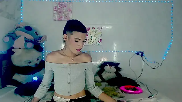 Snapshot of KimberlyXtreme chatting on 10-06-25, 11:16 KimberlyXtreme online show from 10-06-25, 11:16