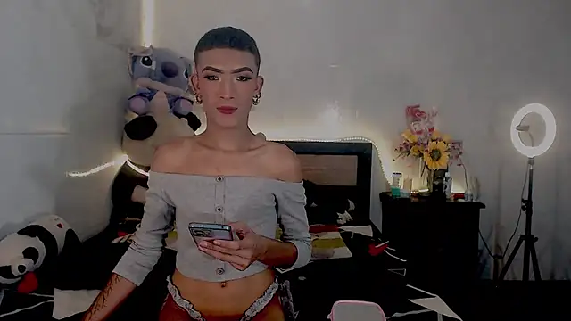 Snapshot of KimberlyXtreme chatting on 09-13-25, 02:44 KimberlyXtreme online show from 09-13-25, 02:44