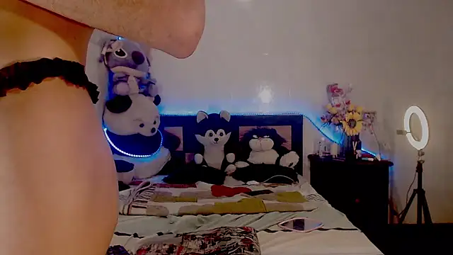 Snapshot of KimberlyXtreme chatting on 09-15-25, 09:15 KimberlyXtreme online show from 09-15-25, 09:15