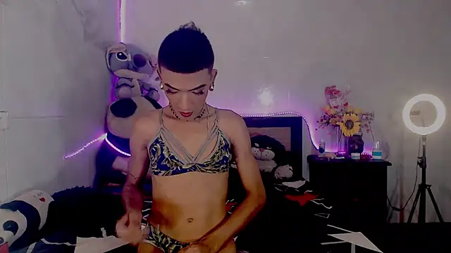 Snapshot of KimberlyXtreme chatting on 09-10-25, 11:37 KimberlyXtreme online show from 09-10-25, 11:37