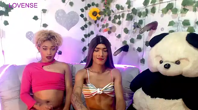 Snapshot of KimberlyXtreme chatting on 03-19-25, 08:00 KimberlyXtreme online show from 03-19-25, 08:00