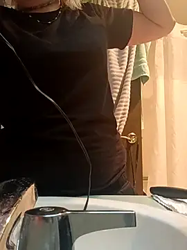 KITTYBOOBOOFUXX online show from 11-18-25, 03:10