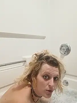 KITTYBOOBOOFUXX online show from 10-28-25, 02:01