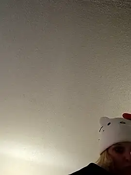 Snapshot of KITTYBOOBOOFUXX chatting on 02-15-26, 06:47 KITTYBOOBOOFUXX online show from 02-15-26, 06:47