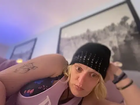 KITTYBOOBOOFUXX online show from 04-13-26, 08:18