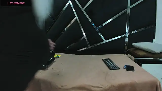 Oriana69  online show from 09-08-25, 03:00