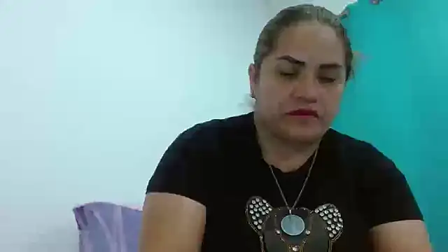 Milena Foox online show from 11-30-25, 08:20