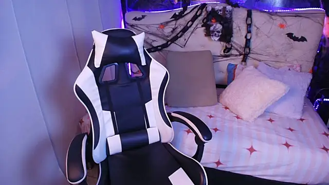  Lilly miller online show from 10-31-25, 10:23