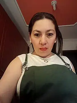 Luna-nevada online show from 10-15-25, 02:47