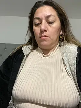 Snapshot of Luna-nevada chatting on 06-18-26, 03:38 Luna-nevada online show from 06-18-26, 03:38