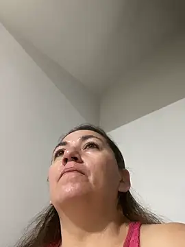 Snapshot of Luna-nevada chatting on 06-18-26, 10:48 Luna-nevada online show from 06-18-26, 10:48