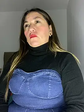 Snapshot of Luna-nevada chatting on 07-14-26, 02:05 Luna-nevada online show from 07-14-26, 02:05