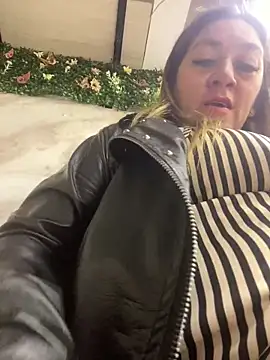 Luna-nevada online show from 12-17-25, 03:17