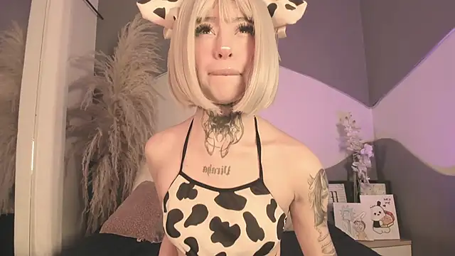 Zhally Dee online show from 07-08-26, 11:44