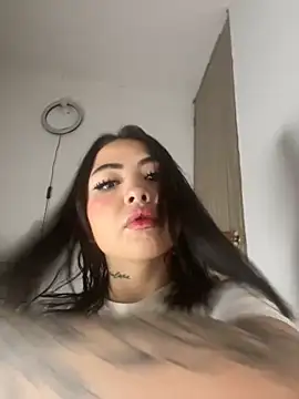 Mia cullen  online show from 10-09-25, 12:00