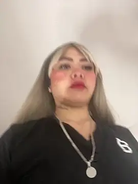 Mia cullen  online show from 11-10-25, 10:48