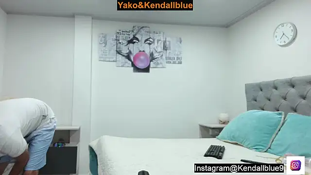 Snapshot of kendallblue_ chatting on 10-20-25, 12:24 kendallblue online show from 10-20-25, 12:24