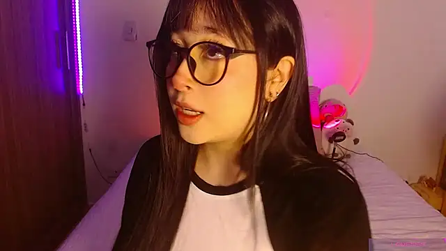 Oliviargf online show from 06-21-26, 01:28
