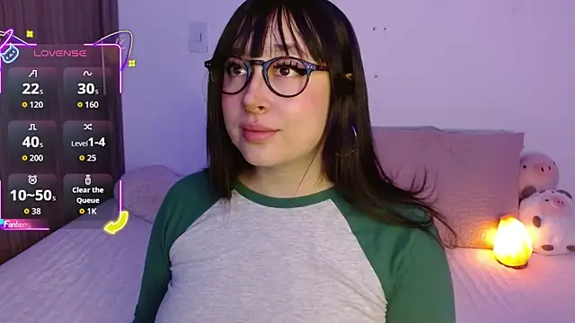 Snapshot of Oliviargf chatting on 09-20-25, 01:54 Oliviargf online show from 09-20-25, 01:54