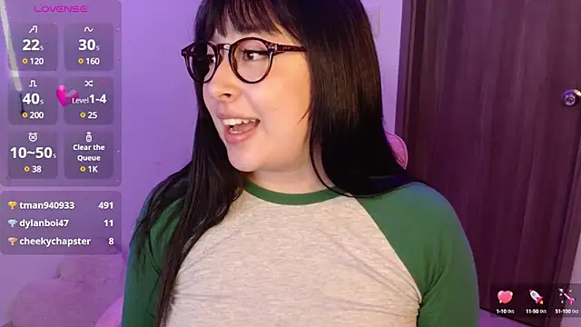 Snapshot of Oliviargf chatting on 03-17-25, 02:19 Oliviargf online show from 03-17-25, 02:19