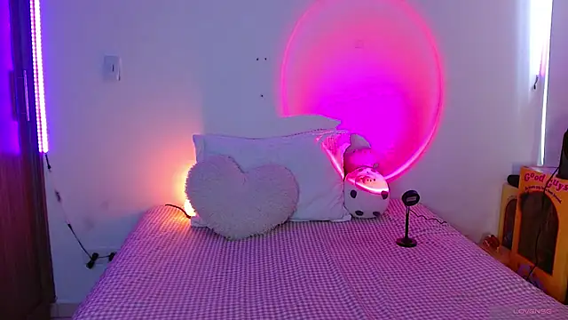 Oliviargf online show from 04-21-26, 12:23