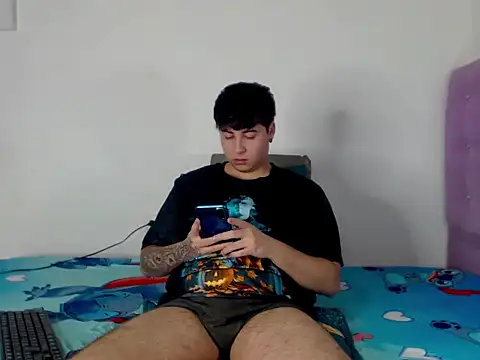 Snapshot of CrissConor chatting on 06-12-26, 02:37 CrissConor online show from 06-12-26, 02:37