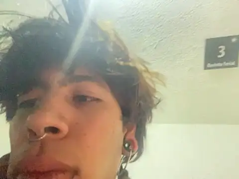 kirito kun online show from 03-18-26, 04:52