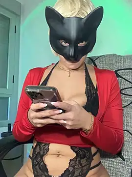 Snapshot of Hannah_Kiim chatting on 03-25-26, 11:47 Hannah Kiim online show from 03-25-26, 11:47