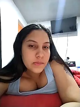 Snapshot of esmeralda_jadees chatting on 04-19-26, 01:23 esmeralda jadees online show from 04-19-26, 01:23