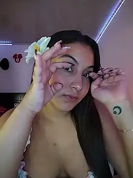 Snapshot of esmeralda_jadees chatting on 06-11-26, 07:44 esmeralda jadees online show from 06-11-26, 07:44