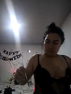 esmeralda jadees online show from 10-30-25, 08:50