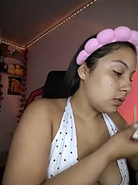 Snapshot of esmeralda_jadees chatting on 06-25-26, 08:58 esmeralda jadees online show from 06-25-26, 08:58