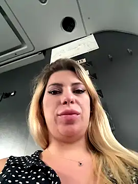 Snapshot of Alicedream5 chatting on 09-12-25, 03:34 Alicedream5 online show from 09-12-25, 03:34